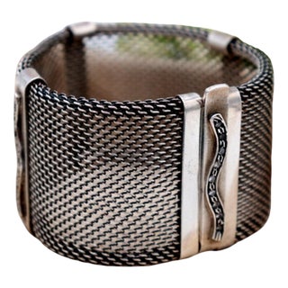 Vintage Silver Bracelet with Mesh Design For Sale