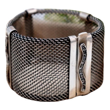 Vintage Silver Bracelet with Mesh Design For Sale