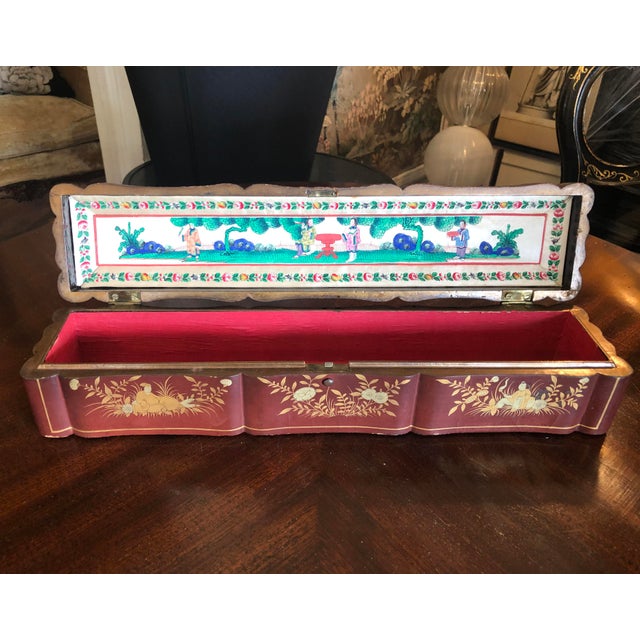 Chinese Early 19th Century Hand Painted Chinese Fan Box For Sale - Image 3 of 7