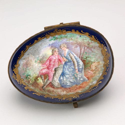 Sèvres Porcelain Jewelry Box from Chateau des Tuileries For Sale - Image 3 of 10