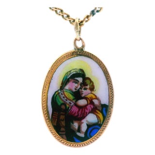 Early 20th Century 18k Mother Maria Pendant W/ 14k Yellow Gold Chain For Sale
