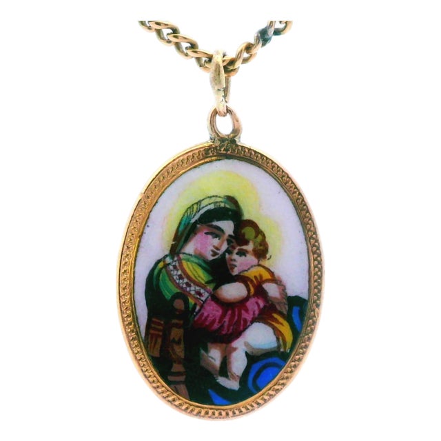 Early 20th Century 18k Mother Maria Pendant W/ 14k Yellow Gold Chain For Sale