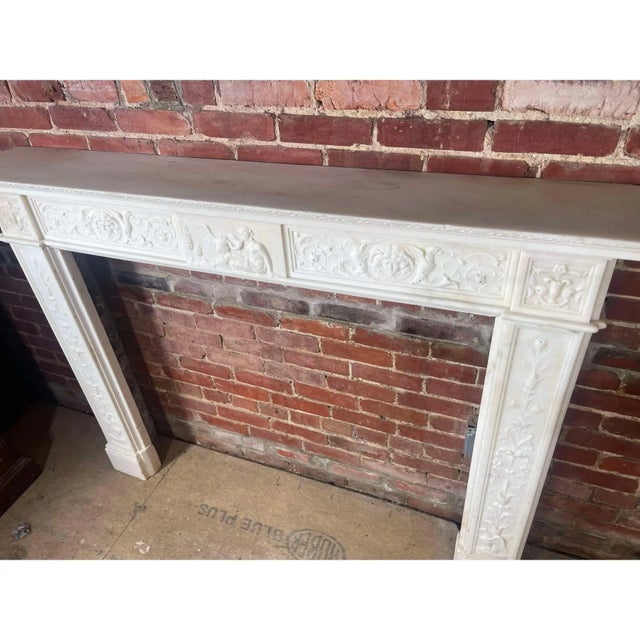 Magnificent 1820s Italian Neoclassical Mantel in Fine Statuary Carrara Marble For Sale - Image 11 of 11