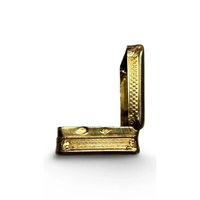 Antique French 18th Century 18k Gold Snuff Box Attributed to Louis Tassin, Paris c.1790 For Sale - Image 9 of 11