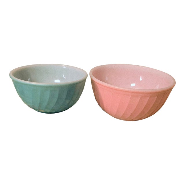 Vintage Mid-Century Modern Fire King Anchor Hocking Nesting Bowls For Sale