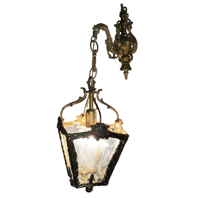 1940s Italian Rococco Style Brass Lantern Hanging Wall Sconce W/ Etched Glass Panels For Sale In Los Angeles - Image 6 of 16