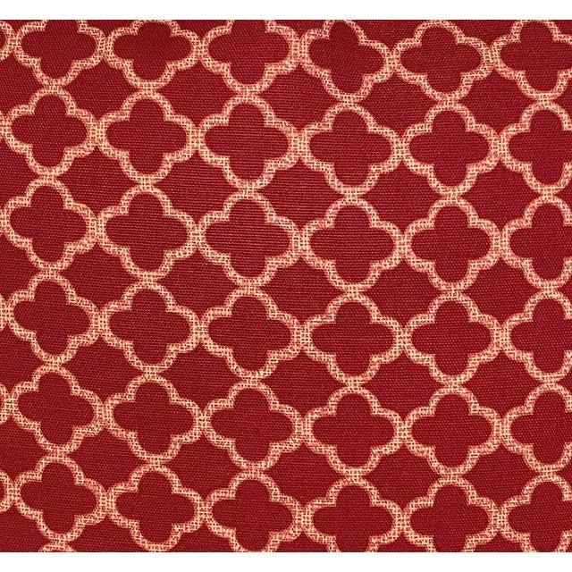 2020s P Kaufmann Waverly Ruby Red & Gold Chinoiserie Fretwork Geometric Lattice Quatrefoil Trellis Pillow Covers - a Pair For Sale - Image 5 of 7
