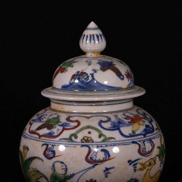 Blue Pair of Chinese Wucai Lidded Ginger Jars, Figural Children and Deer Scene, Chinoiserie Ceramic Jar Set For Sale - Image 8 of 9