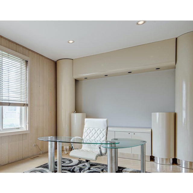 Art Deco Rare 1980s Postmodern Columns, Cabinet, Overhead Light Cream Lacquer Executive Office Wall Unit – 6-Piece Set For Sale - Image 3 of 13