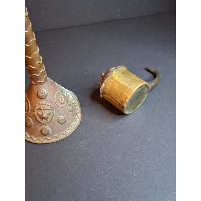 Antique Flemish Brass Snotneus Oil Lamp Ornate Copper Lion Mask Fat Light 19thC For Sale - Image 10 of 18