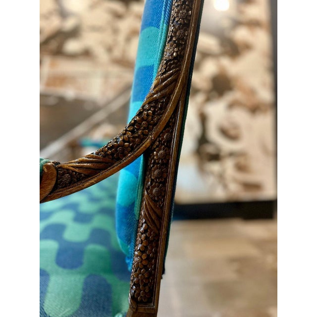 Late 19th Century Carved Antique French Settee in Modern Clarence House Linen For Sale - Image 14 of 14
