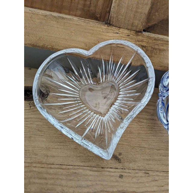 Traditional 1990s Crystal Heart Shaped Bowl For Sale - Image 3 of 3