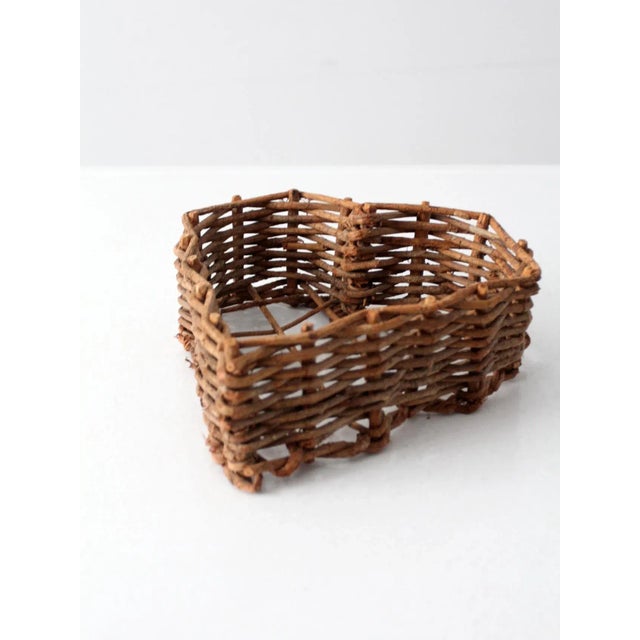 Vintage Twig Heart Basket For Sale - Image 4 of 7