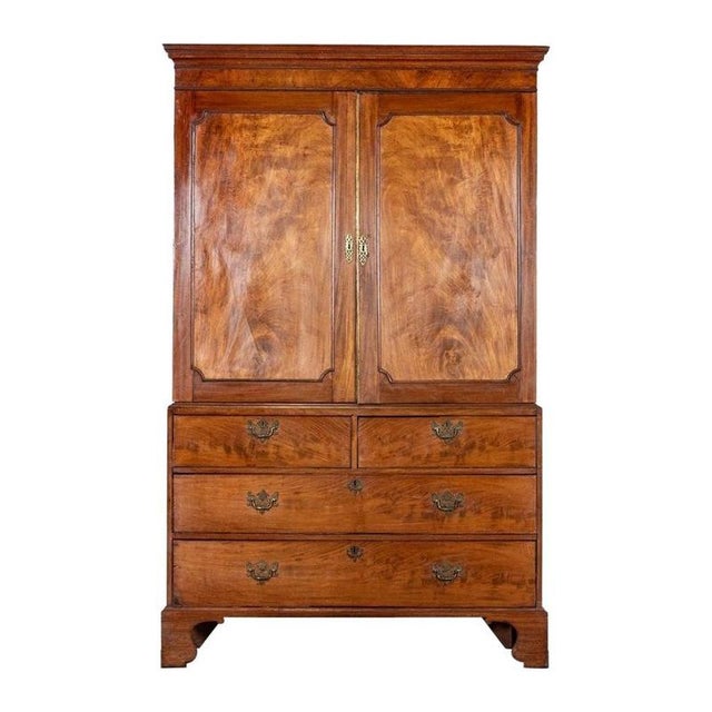 English George III Walnut Linen Press, 1800 For Sale - Image 16 of 16