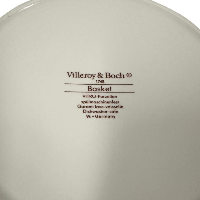 Ceramic Vintage Porcelain Serving Bowl in the "Basket" Pattern by Villeroy & Boch. For Sale - Image 7 of 7