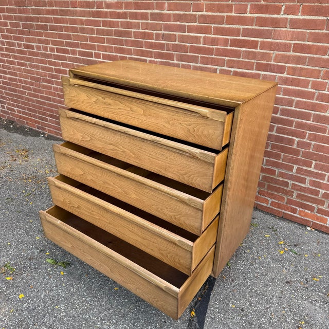 Mid-Century Modern Mid-Century Modern Walnut 5-Drawer Dresser Highboy For Sale - Image 3 of 9