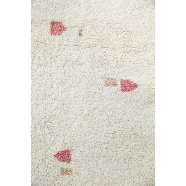Not Yet Made - Made To Order Handmade-To-Order Natural White Moroccan Wool Rug With Beige and Rose Pebble Pattern - 8x10 Ft For Sale - Image 5 of 13