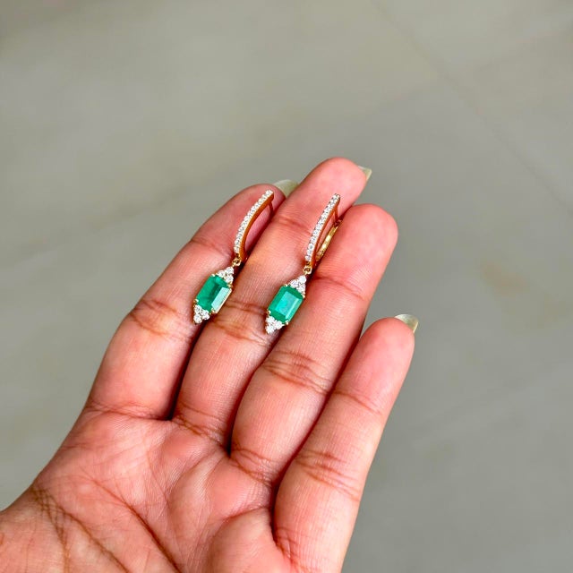 Art Deco Art Deco 1.96ct Emerald Diamond Huggie Drop Earrings in 14k Yellow Gold- A Pair For Sale - Image 3 of 16