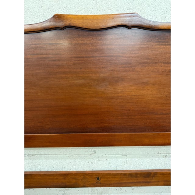 Wood Vintage Full Size Kindel Grand Rapids Oxford 176e Chippendale Style Bed For Sale - Image 7 of 9