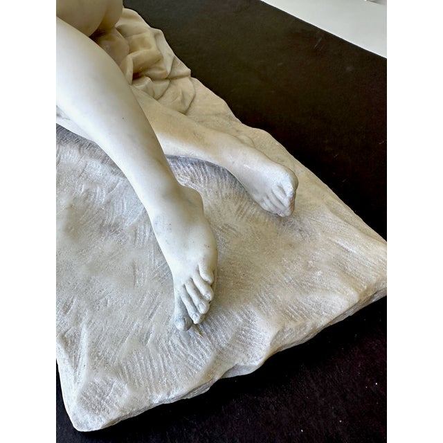 19th-Century Italian White Marble Sculpture Reclining Nymph Woman For Sale - Image 11 of 18