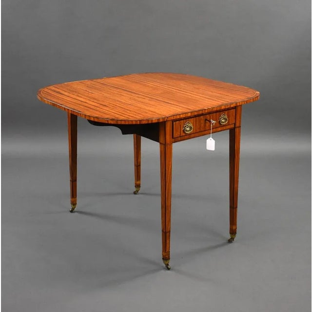 George III Satinwood Pembroke Table, 1800s For Sale - Image 3 of 10