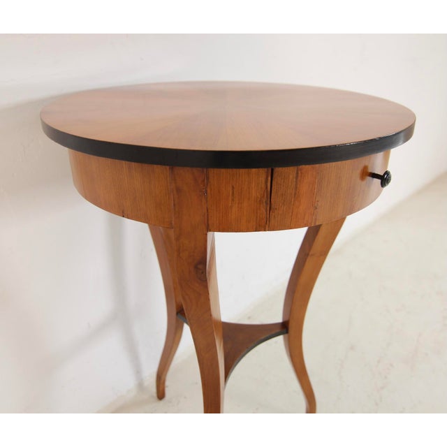 19th Century German Biedermeier Cherry Wood Side Table For Sale - Image 17 of 18