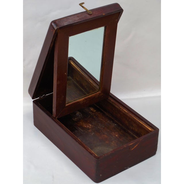 Antique 19th Century Walnut Traveling Shaving Box With Folding Mirror - Gentleman's Dressing Box For Sale - Image 6 of 10