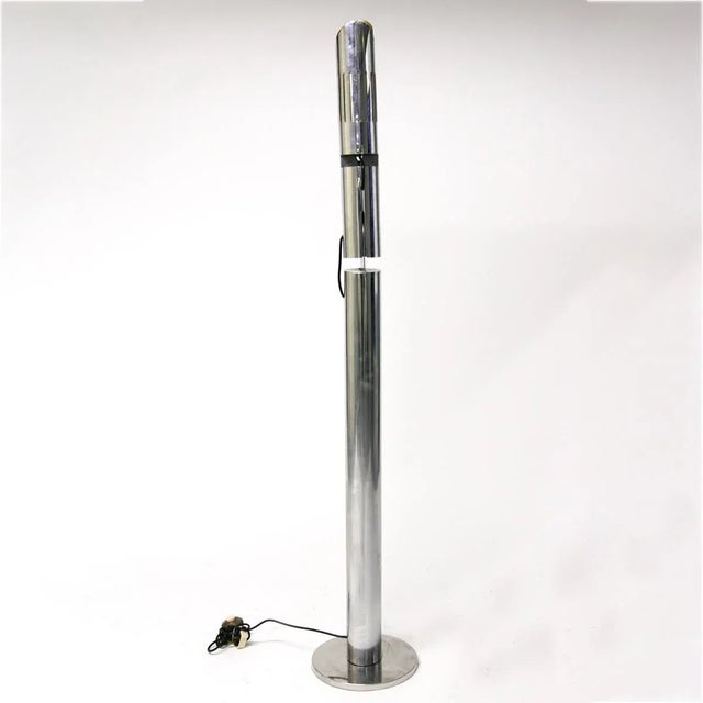 Cobra floor light, movable shade, chrome steel structure by D'Ali Gabrielle, c.1968. Up to 250V (Europe/UK Standard).The...
