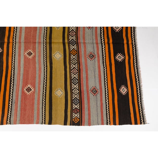 Peach Mid 20th Century Geometric Medallion Flatweave Kilim For Sale - Image 8 of 10