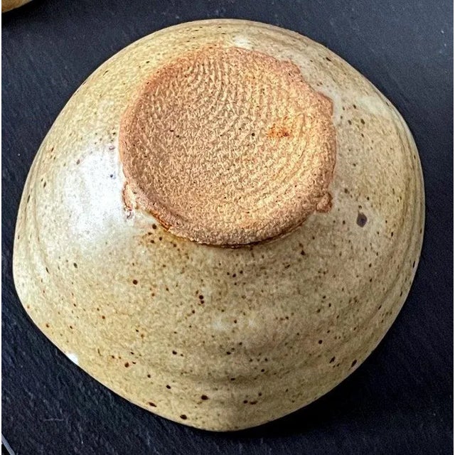 Late 20th Century Stoneware Bowls in Shino Style by Warren Mackenzie - Set of 4 For Sale - Image 10 of 12