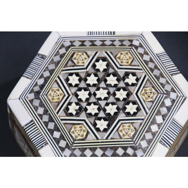 Moorish Handcrafted Octagonal Box with White Mosaic Marquetry For Sale In Palm Springs - Image 6 of 12