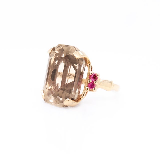 Late 20th Century Retro 14k Gold, Quartz, and Ruby Cocktail Ring For Sale - Image 5 of 13