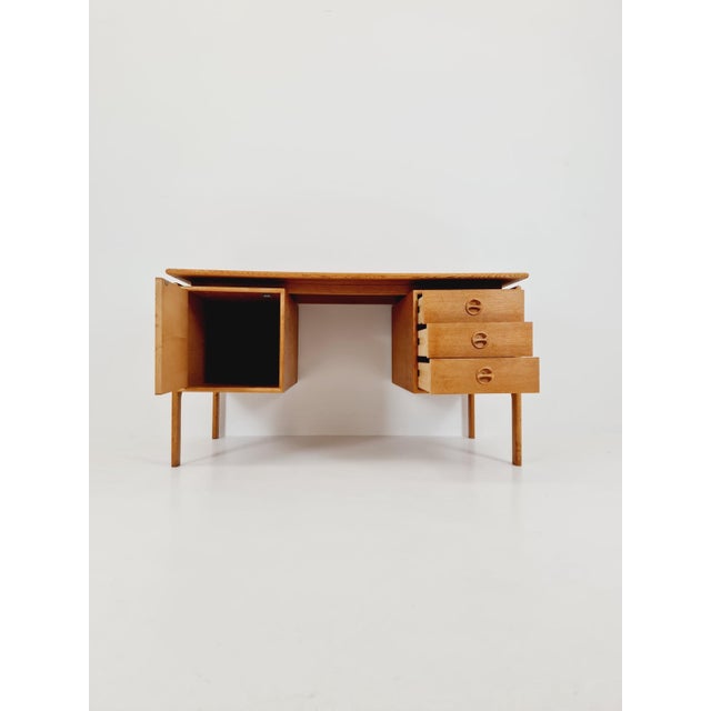 Vintage Danish Desk in Oak by Arne Vodder for GV Møbler, Denmark, 1960s For Sale - Image 3 of 18