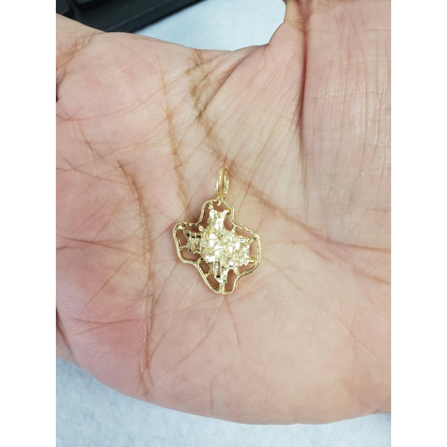 ♥ Product Summary ♥ Metal: 14K Yellow Gold (Stamped) Weight: 3 grams Dimensions: 26mm x 19mm with bail