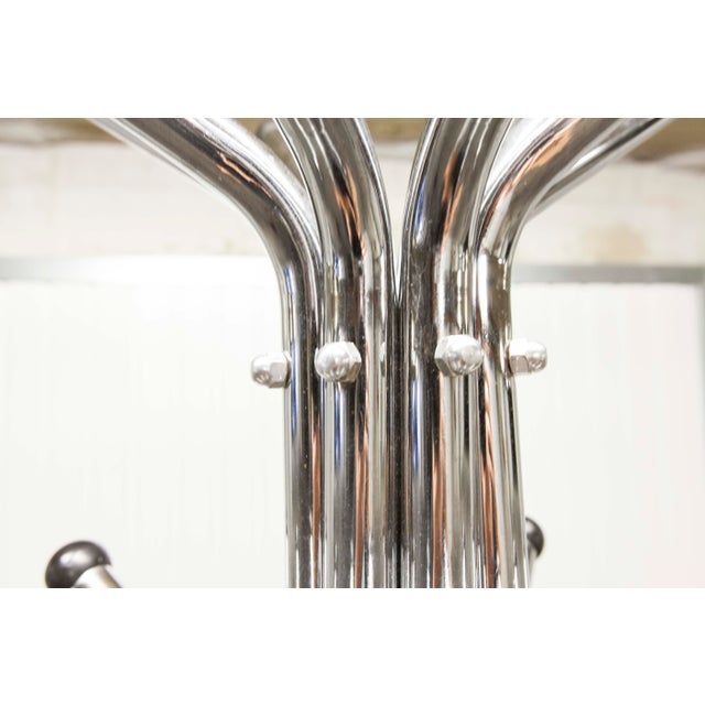 Industrial Rotating Parrot Coat Rack with 16 Hooks in Chrome-Plated Metal, 1960s For Sale - Image 6 of 18
