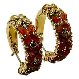 1980s Vintage Boho Chic Baltic Amber & Gold Tone Hoop Pierced Earrings - A Pair For Sale