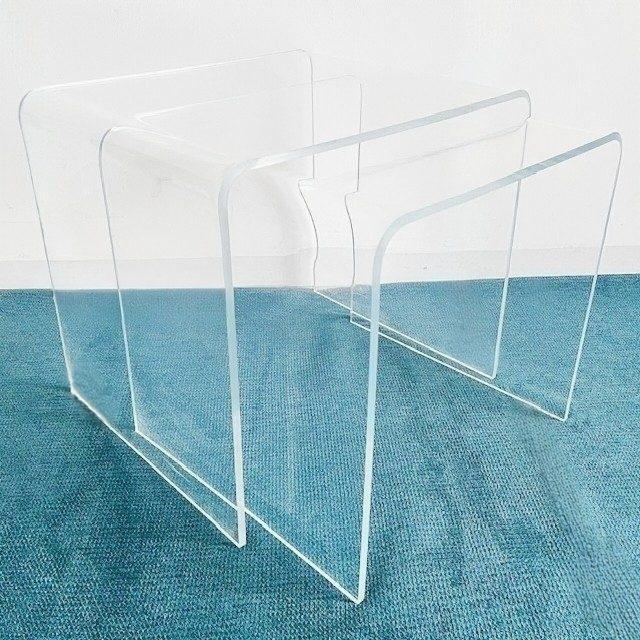 Mid-Century Italian Space Age Acrylic Glass Nesting Tables, 1970s, Set of 2 For Sale - Image 4 of 9