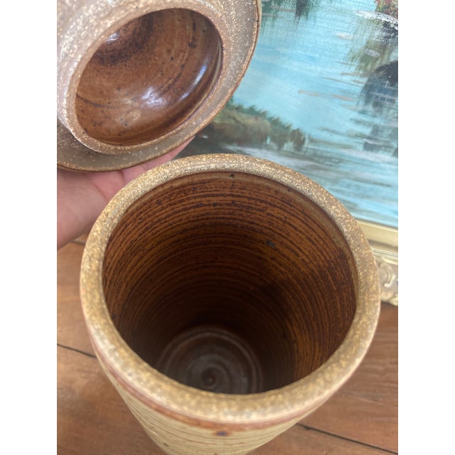 Brown Vintage Hand-Thrown Studio Pottery Lidded Jar With Speckled Glaze and Ribbed Texture. For Sale - Image 8 of 8