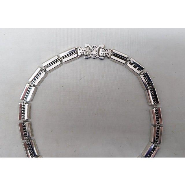 Silver Vintage Signed Monet "Maharani" Rhodium Plated Rope Texture Collar Necklace For Sale - Image 8 of 11