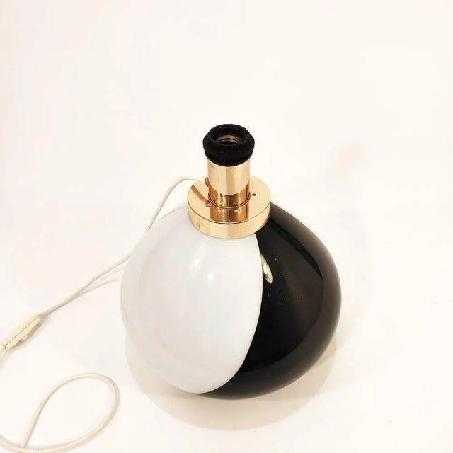Black Italian Table Lamp in the style of Vistosi, 1970s For Sale - Image 8 of 11