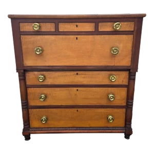 Early 19th Century American Federal Cherry and Tiger Maple Dresser