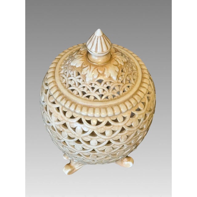 Royal Worcester Rare Antique Royal China Works Worcester Reticulated Pot Pourri Vessel / Vessel / Vase 1905. #670 For Sale - Image 4 of 8
