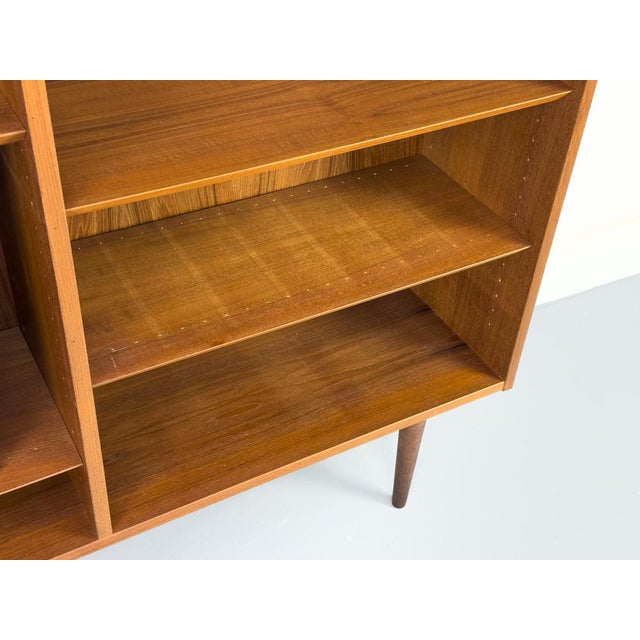 Vintage Danish Teak Bookcase by Carlo Jensen for Hundevad & Co., 1960s For Sale - Image 10 of 18