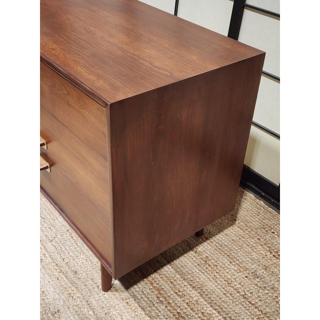 Mid-Century Modern Mid-Century Modern 3-Drawer Chest by Jens Risom For Sale - Image 3 of 9
