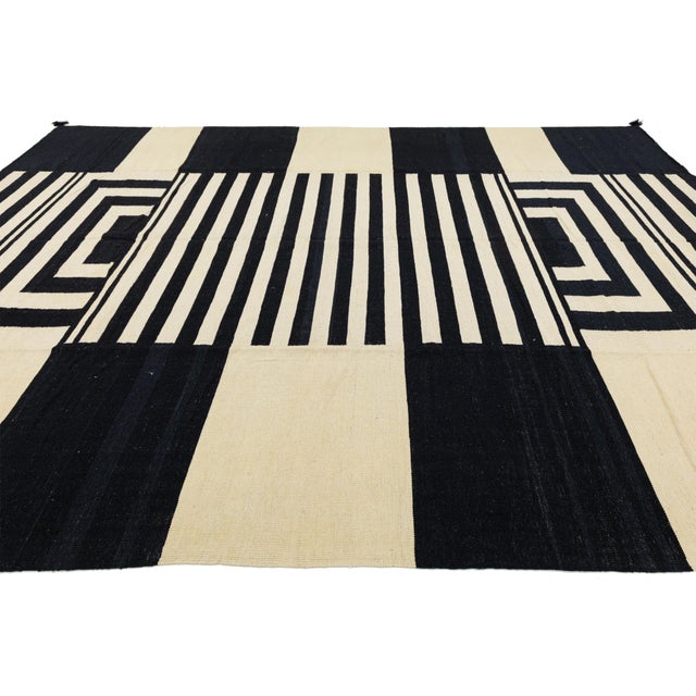 Ivory Modern Navajo Style Hand-Woven Wool Flat-Weave Area Rug in Black & Ivory For Sale - Image 8 of 9