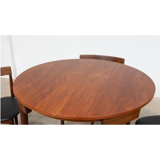 Brown Roundette Tripod Table and Chairs by Hans Olsen for Frem Røjle, 1960, Set of 5 For Sale - Image 8 of 11