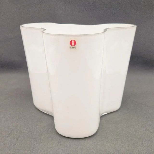 Glass Glass 3030 Vase by Alvar Aalto for Iittala, 1970s For Sale - Image 7 of 9