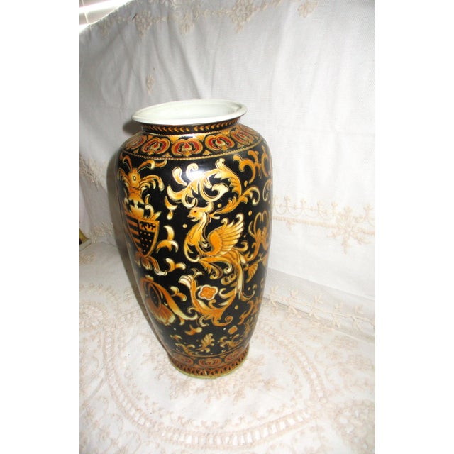 1970s Vintage Chinese Ornate French Design Gold & Black Enameled Phoenix Coat of Arms Vase For Sale In Columbia, SC - Image 6 of 9