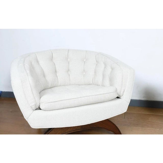 Wood 1950s Mid Century Kroehler Style Pair of Barrel Chairs For Sale - Image 7 of 11