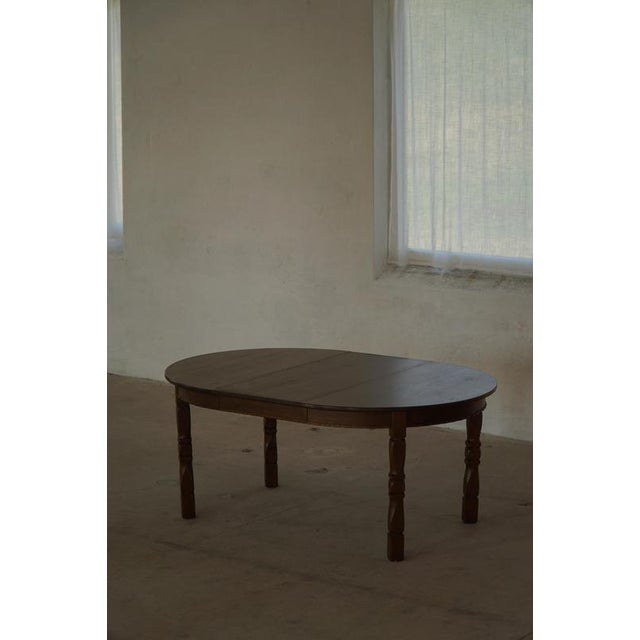 1960s Mid-Century Danish Modern Round Extendable Dining Table in Oak by Henning Kjærnulf, 1960s For Sale - Image 5 of 18